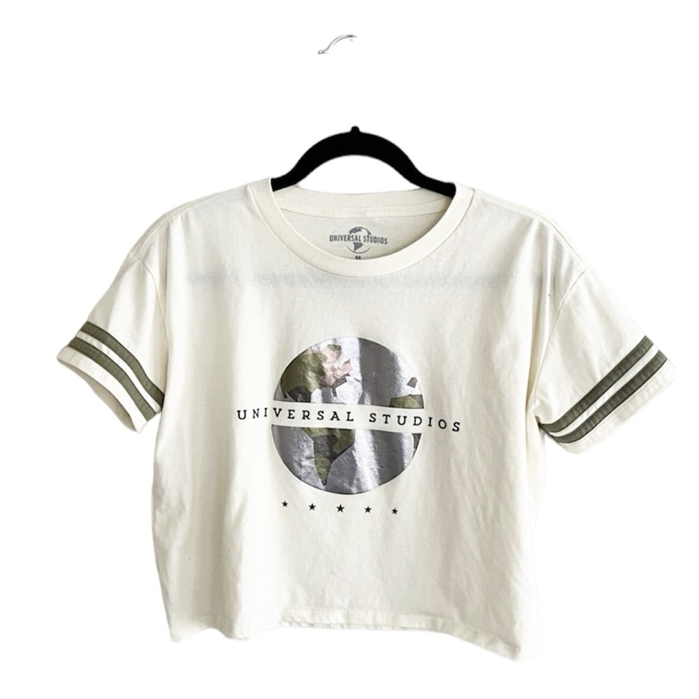 Universal studios cropped globe print tee medium